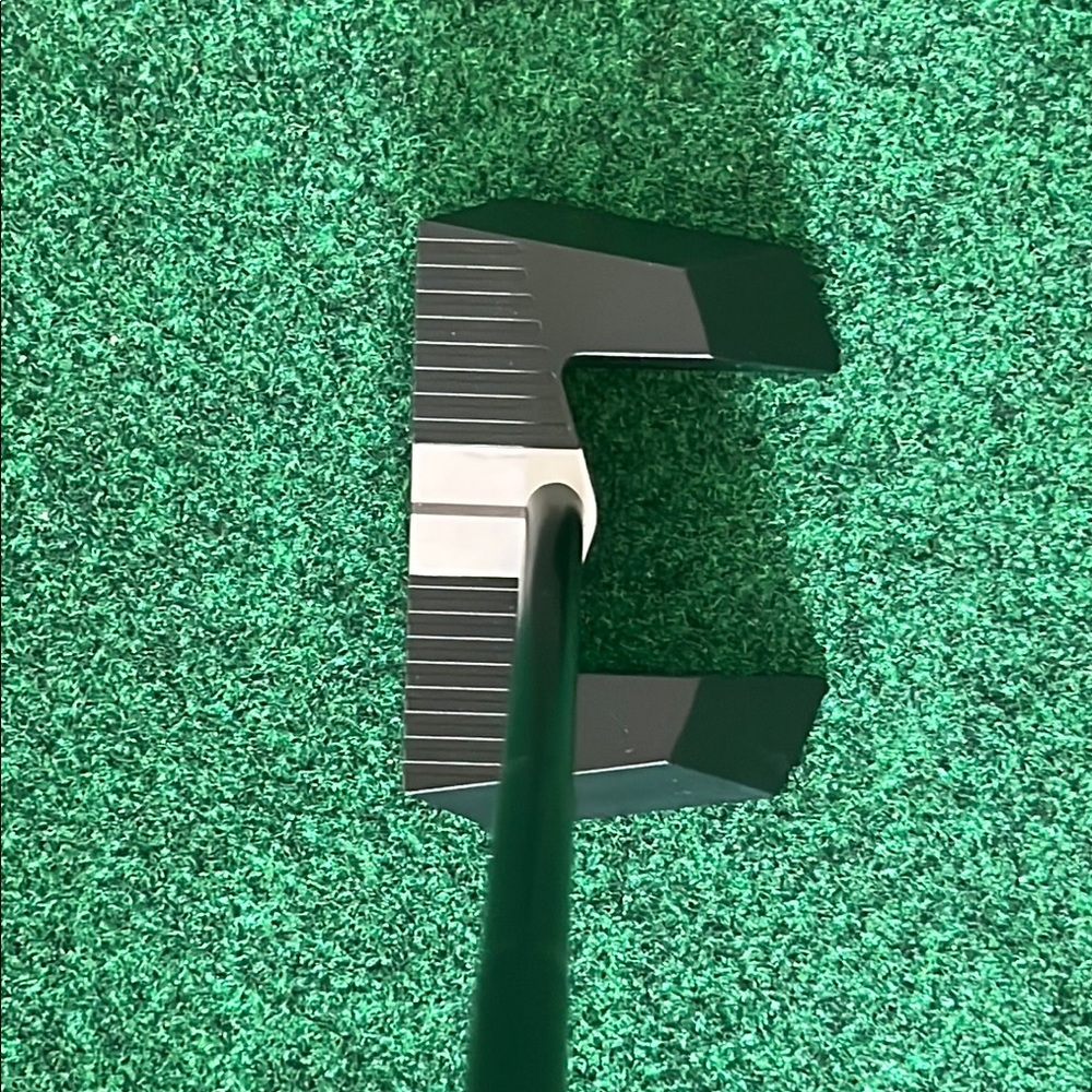 L.A.B. Golf Mezz.1 Putter - 33” stock length and Stock Grip